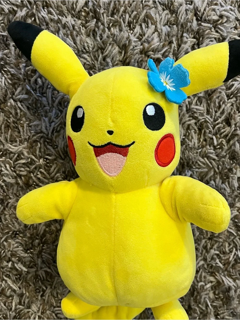Jazwares Pokémon Pikachu Hawaiian hibiscus flower plush 10”